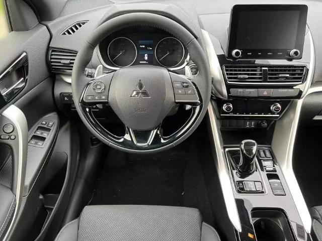 Mitsubishi Eclipse Cross НОВ!/2.4/288HP/4WD/CAM/LED/NAVI/CARPLAY/KLESS/241g - изображение 10