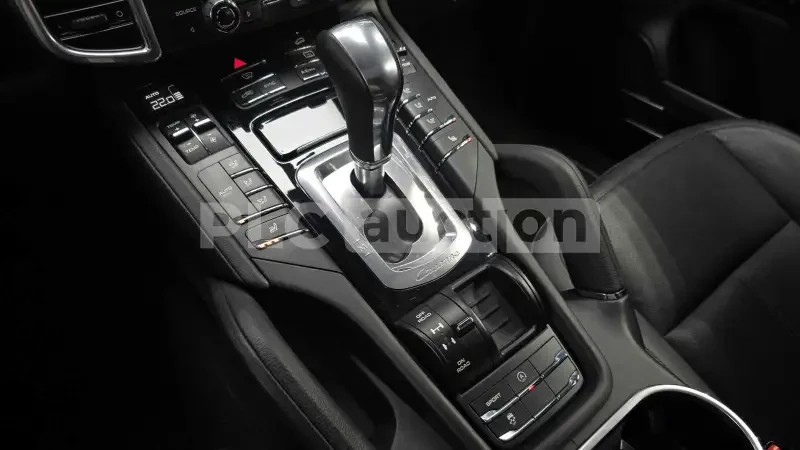 Porsche Cayenne 3.6 AWD| КАМЕРА| ПАНОРАМА| ПОДГРЕВ, снимка 7 - Автомобили и джипове - 54691376