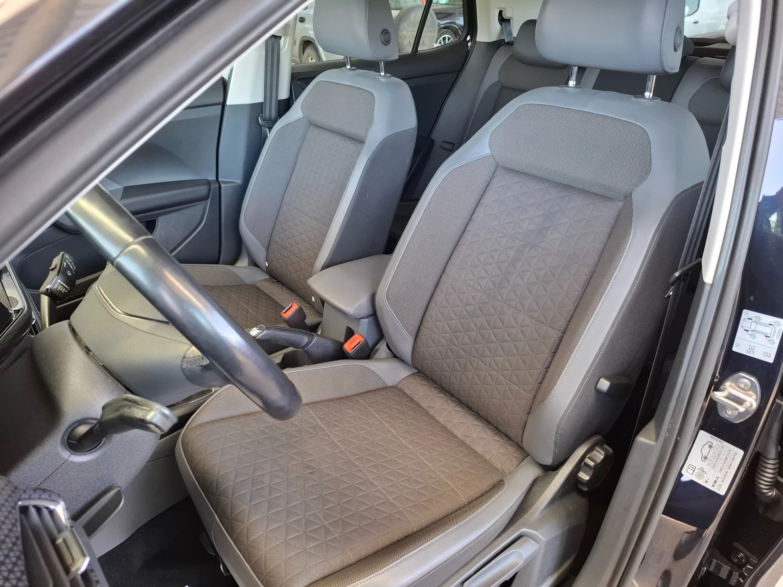 VW T-Cross 1.6 TDI * LED* DIGITAL* KEYLESS* CAMERA* NAVI - изображение 6