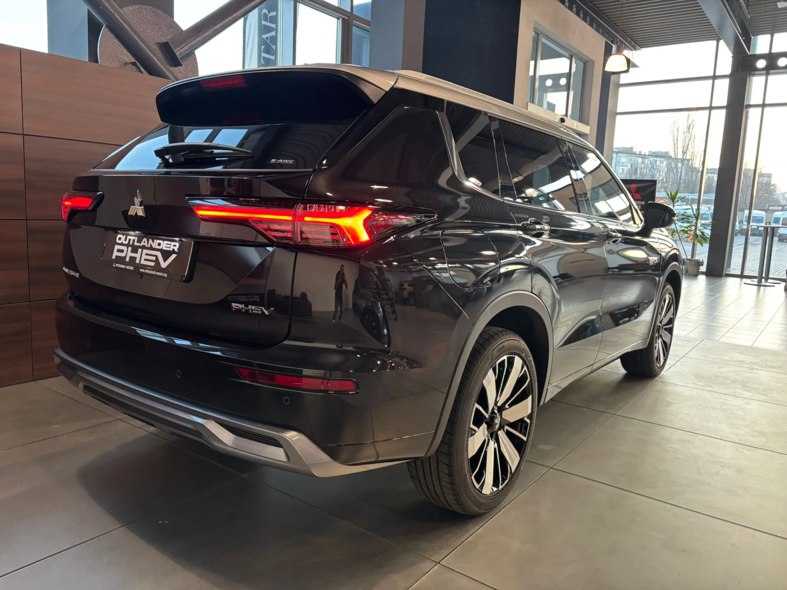 Mitsubishi Outlander LUXURY PACK+ PHEV - изображение 4