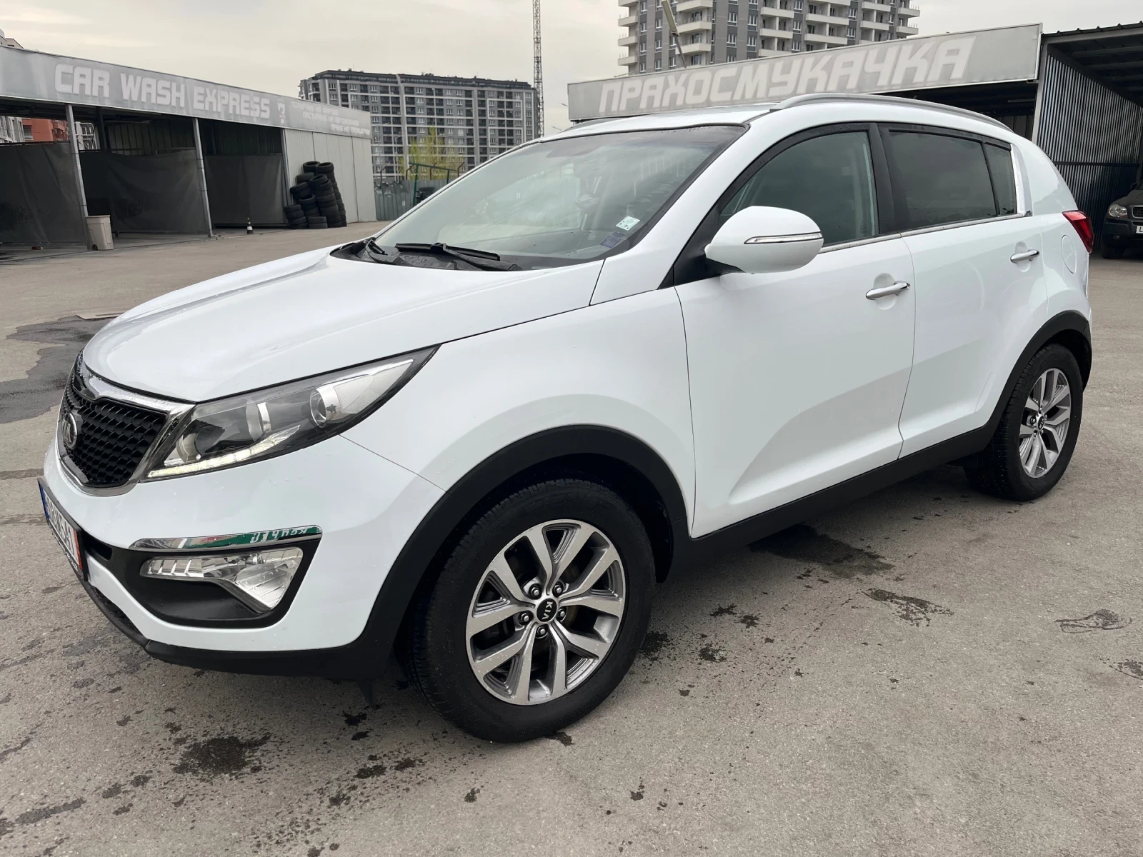 Kia Sportage, снимка 2 - Автомобили и джипове - 54207876