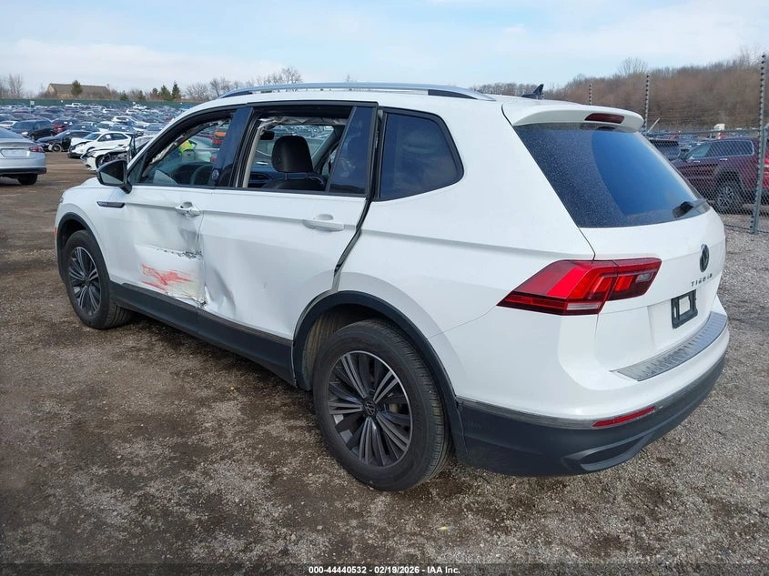VW Tiguan 2.0l Volkswagen 2.0T Se/2.0T Wolfsburg Edition, снимка 3 - Автомобили и джипове - 54445212
