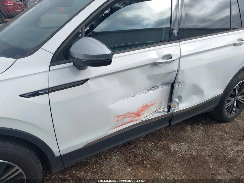 VW Tiguan 2.0l Volkswagen 2.0T Se/2.0T Wolfsburg Edition, снимка 6 - Автомобили и джипове - 54445212
