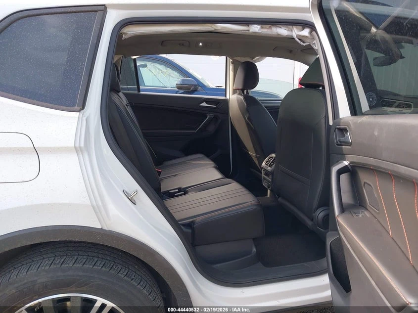 VW Tiguan 2.0l Volkswagen 2.0T Se/2.0T Wolfsburg Edition, снимка 8 - Автомобили и джипове - 54445212