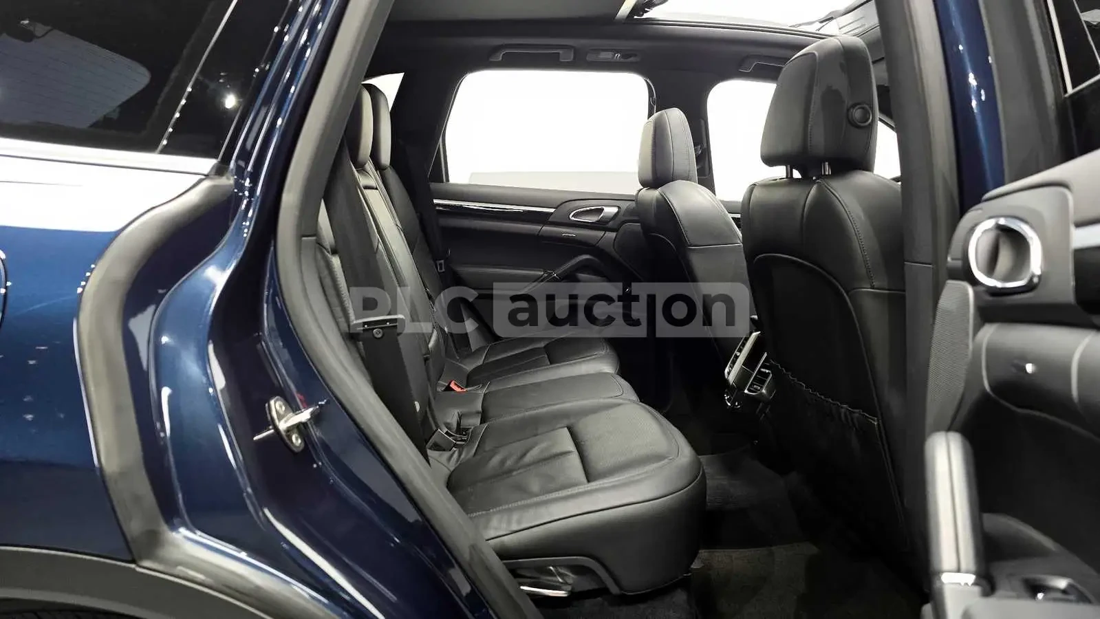 Porsche Cayenne 3.6 AWD| КАМЕРА| ПАНОРАМА| ПОДГРЕВ, снимка 12 - Автомобили и джипове - 54691376