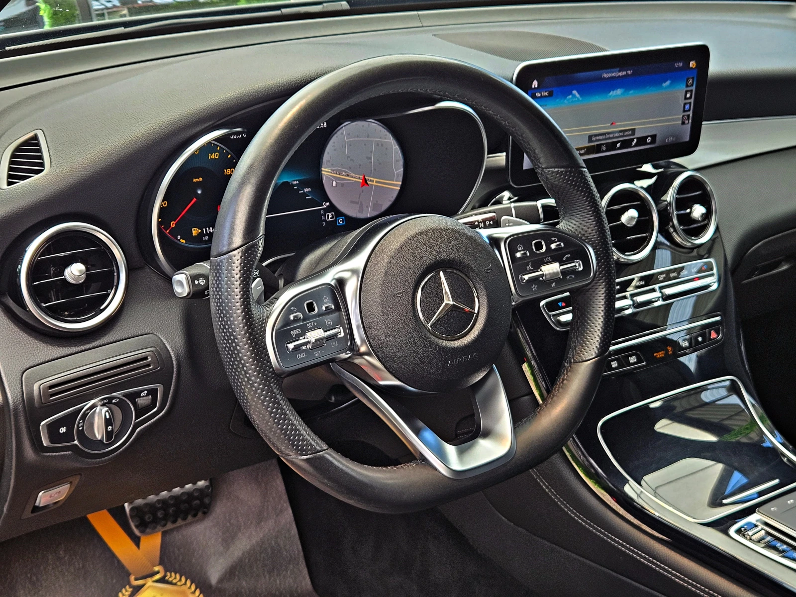 Mercedes-Benz GLC 220 AMG/4M/GERMANY/DIGITAL/CAMERA/BURMESTER/AUTO H/LIZ, снимка 11 - Автомобили и джипове - 54994304