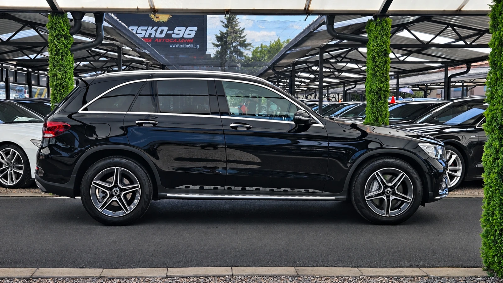 Mercedes-Benz GLC 220 AMG/4M/GERMANY/DIGITAL/CAMERA/BURMESTER/AUTO H/LIZ, снимка 4 - Автомобили и джипове - 54994304