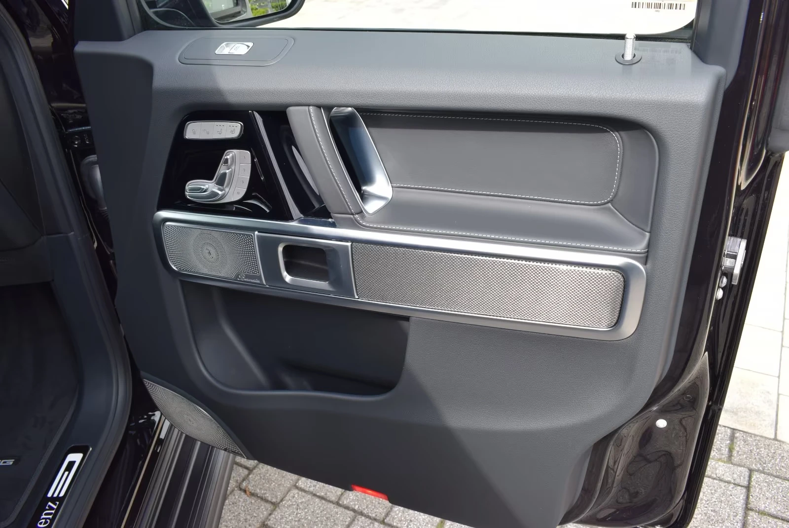 Mercedes-Benz G 450 d / AMG / 4 MATIC / FACELIFT / BURM / NIGHT / PANO, снимка 11 - Автомобили и джипове - 55173799