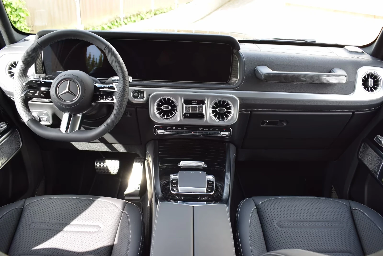 Mercedes-Benz G 450 d / AMG / 4 MATIC / FACELIFT / BURM / NIGHT / PANO, снимка 10 - Автомобили и джипове - 55173799