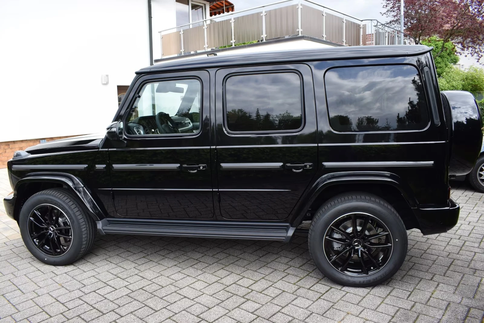 Mercedes-Benz G 450 d / AMG / 4 MATIC / FACELIFT / BURM / NIGHT / PANO, снимка 3 - Автомобили и джипове - 55173799