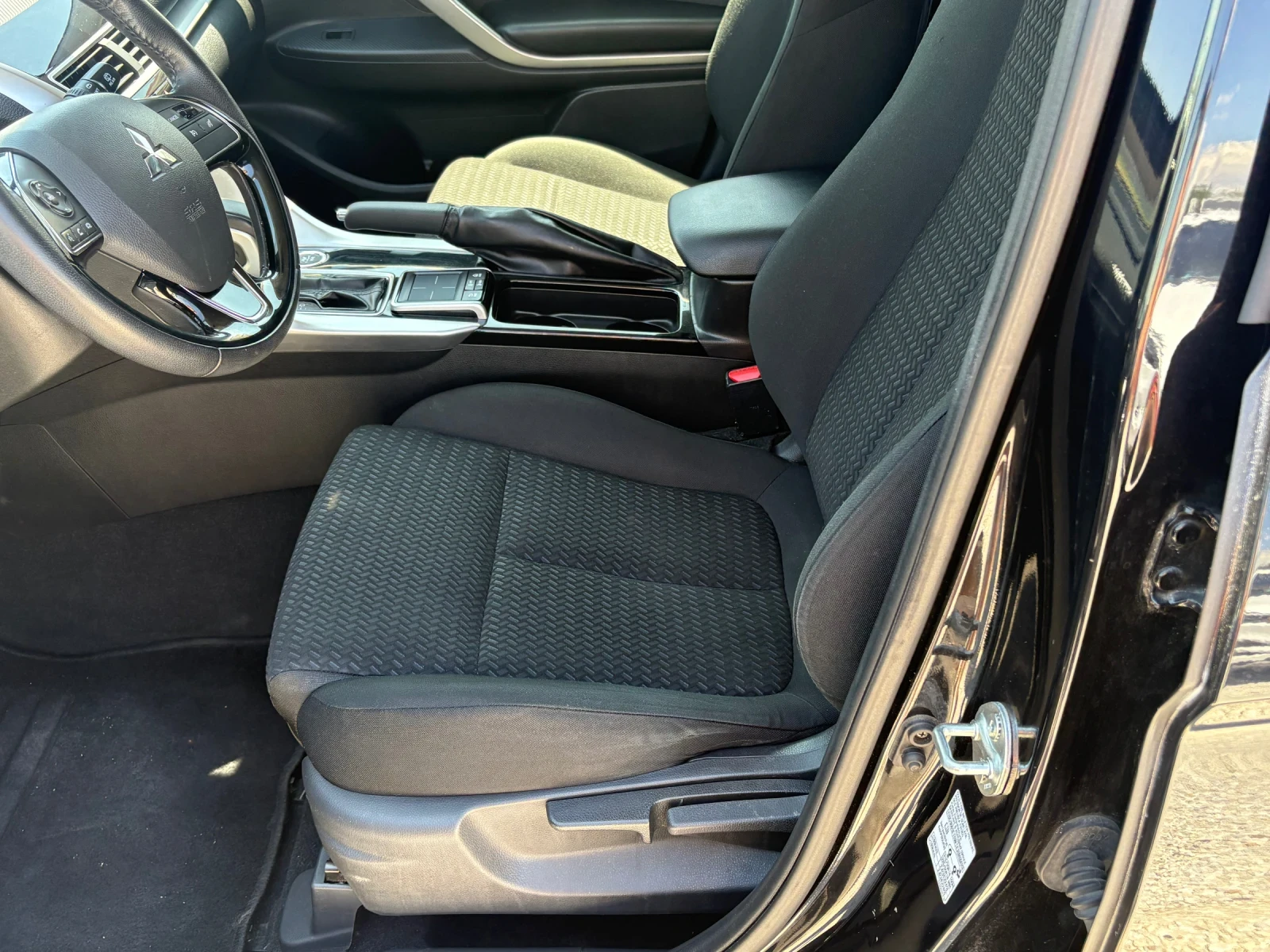 Mitsubishi Eclipse Cross, снимка 7 - Автомобили и джипове - 55397553