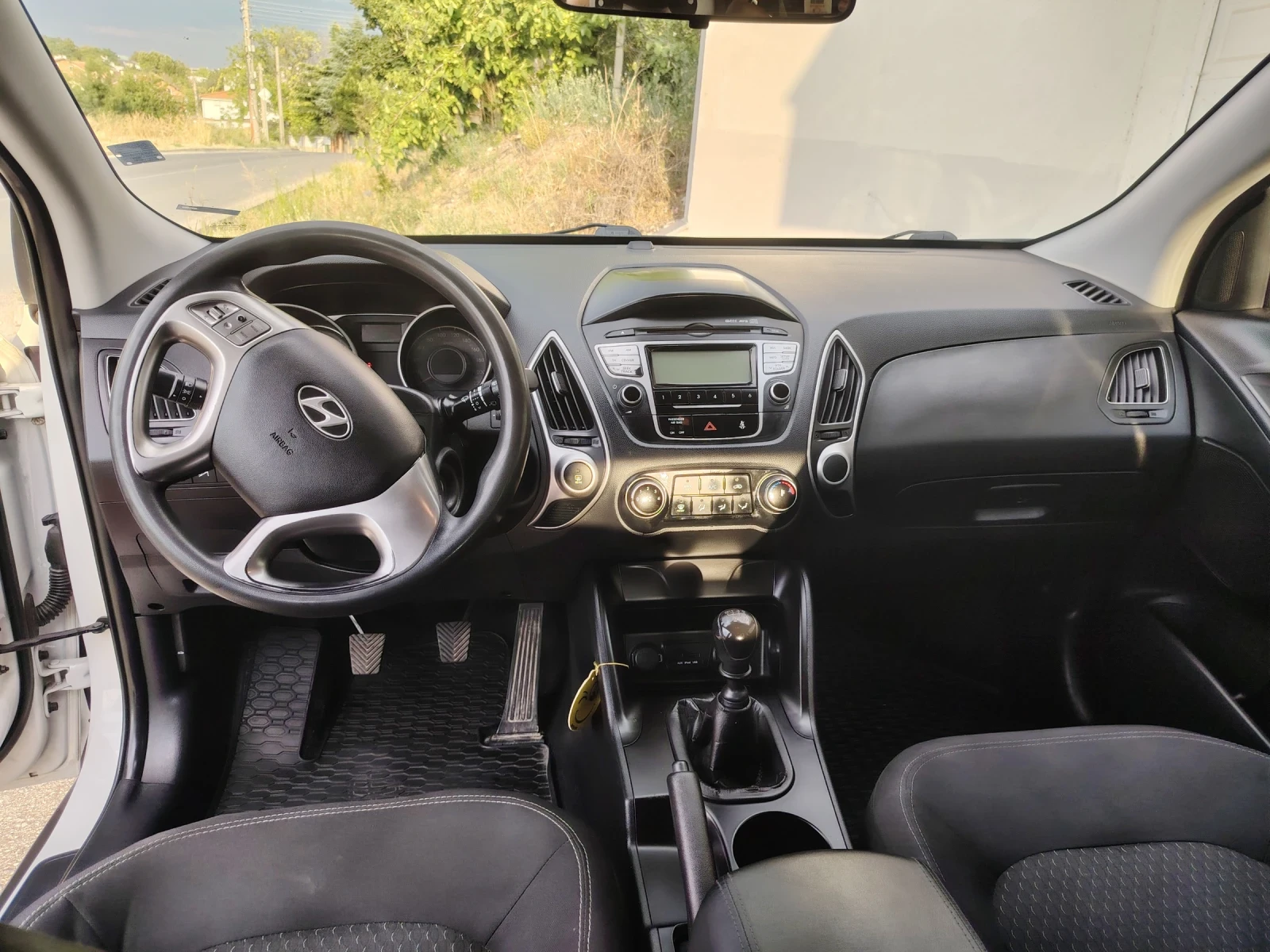 Hyundai IX35 1.7, снимка 12 - Автомобили и джипове - 55843564