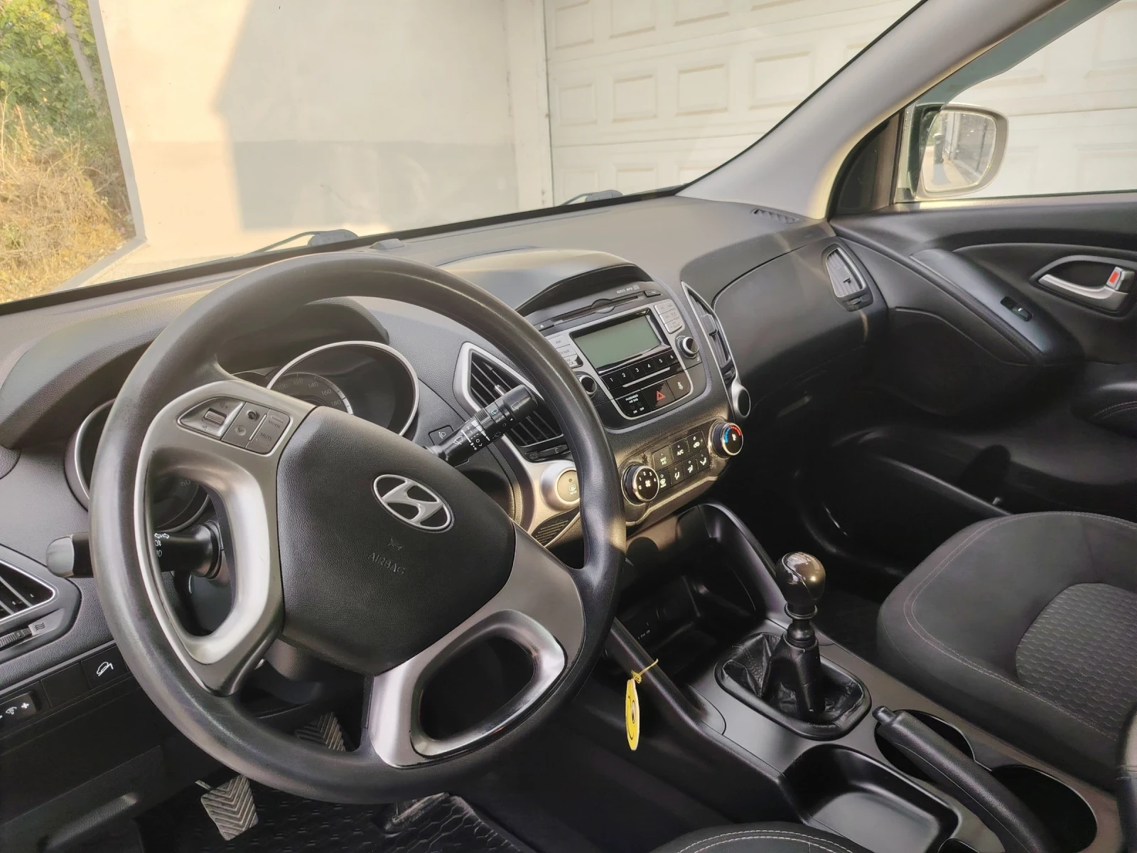 Hyundai IX35 1.7, снимка 10 - Автомобили и джипове - 55843564