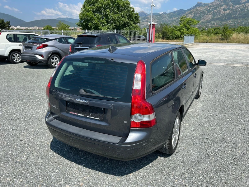 Volvo V50 (КАТО НОВА), снимка 6 - Автомобили и джипове - 41025301