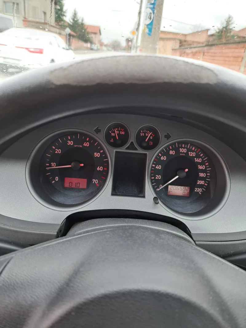 Seat Ibiza 1.2 benzin, снимка 6 - Автомобили и джипове - 48228664