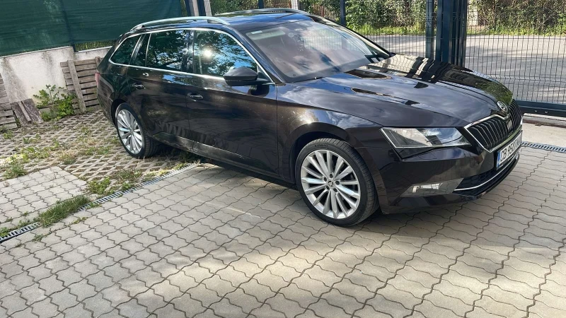 Skoda Superb, снимка 11 - Автомобили и джипове - 48706403