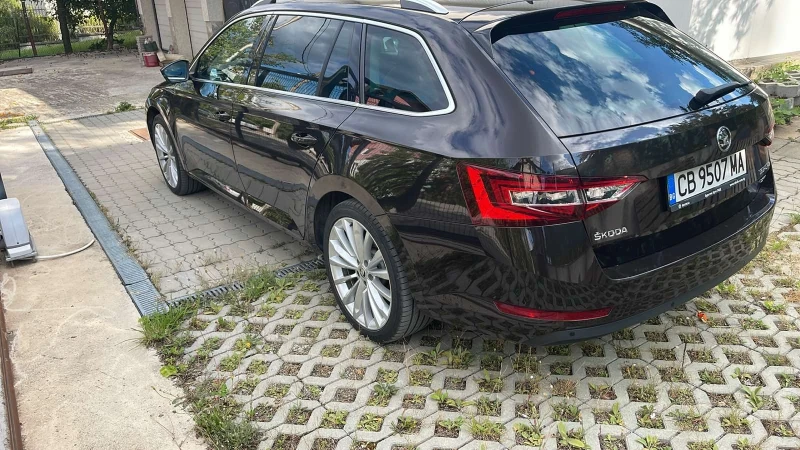 Skoda Superb, снимка 13 - Автомобили и джипове - 48706403