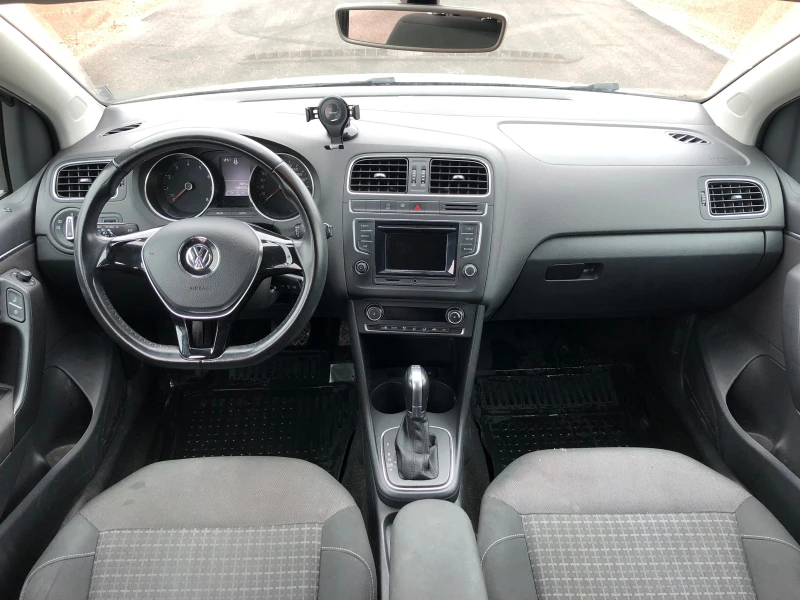 VW Polo Автоматик, снимка 8 - Автомобили и джипове - 48899590