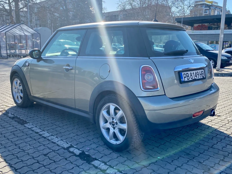 Mini One 1.4i* Facelift, снимка 4 - Автомобили и джипове - 49456671