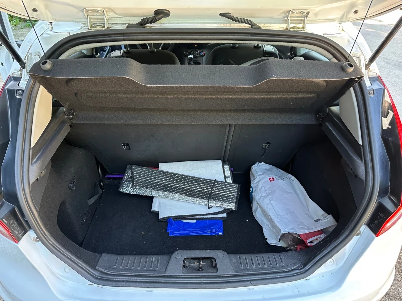 Ford Fiesta, снимка 11 - Автомобили и джипове - 51047904