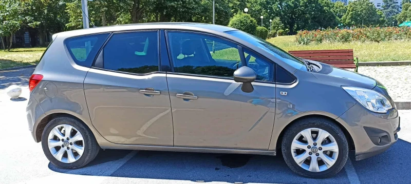 Opel Meriva, снимка 4 - Автомобили и джипове - 52428341