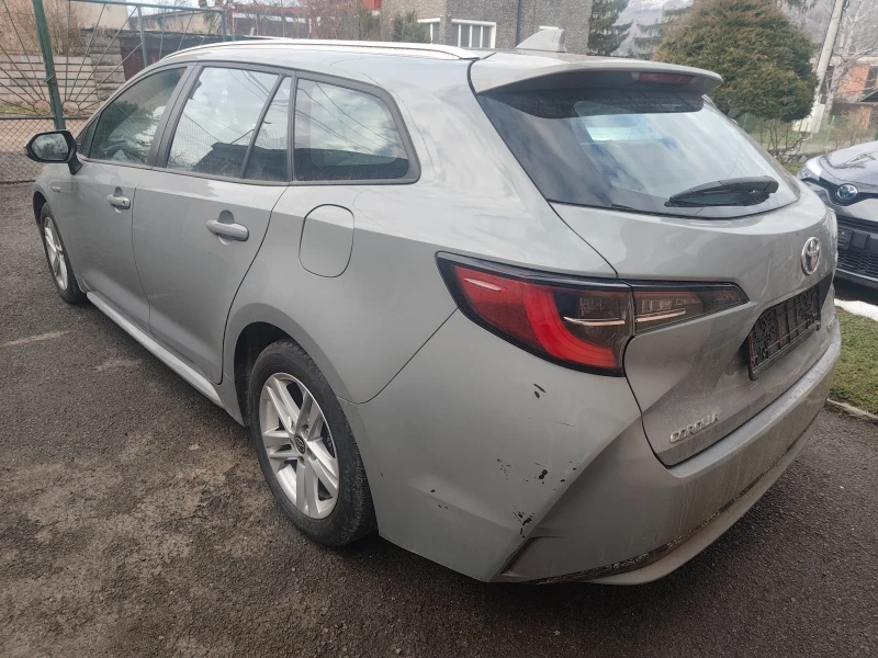 Toyota Corolla 1.8 хибрид Комби 2020г, снимка 2 - Автомобили и джипове - 53122007