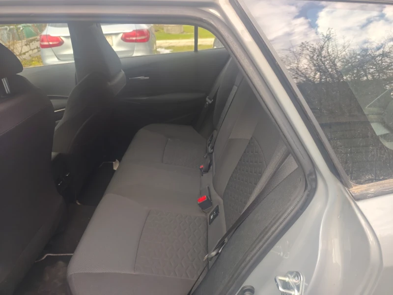 Toyota Corolla 1.8 хибрид Комби 2020г, снимка 9 - Автомобили и джипове - 53122007