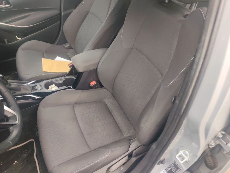 Toyota Corolla 1.8 хибрид Комби 2020г, снимка 8 - Автомобили и джипове - 53122007