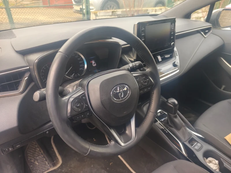 Toyota Corolla 1.8 хибрид Комби 2020г, снимка 7 - Автомобили и джипове - 53122007