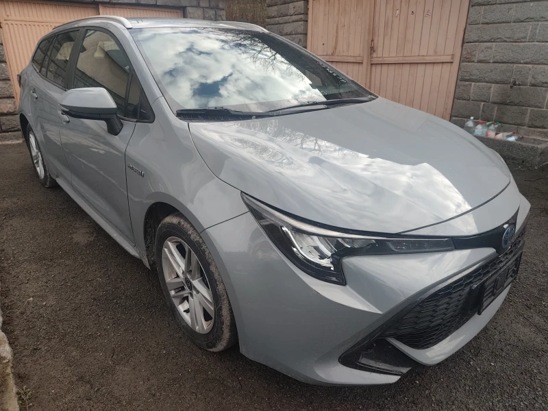 Toyota Corolla 1.8 хибрид Комби 2020г, снимка 4 - Автомобили и джипове - 53122007