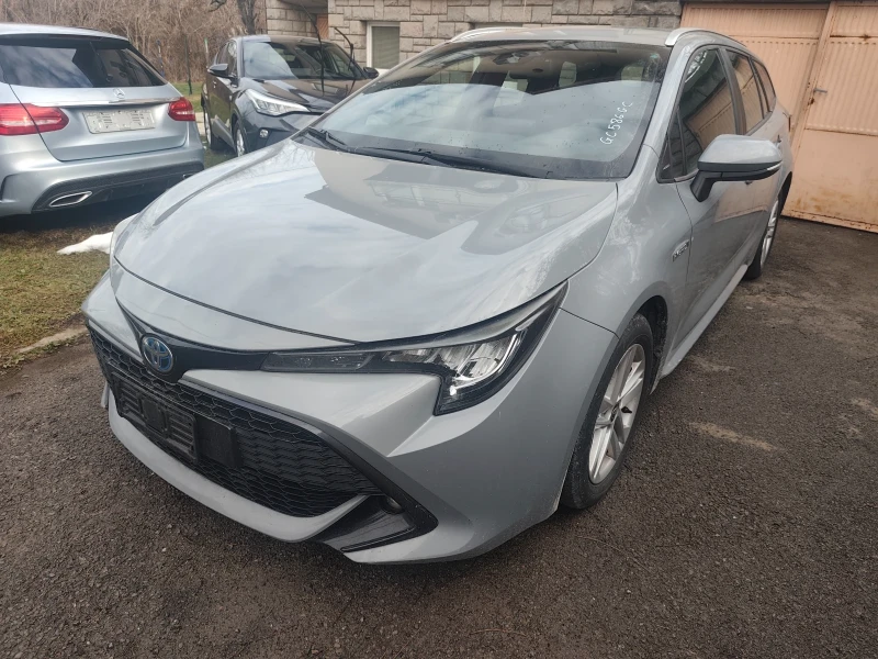 Toyota Corolla 1.8 хибрид Комби 2020г