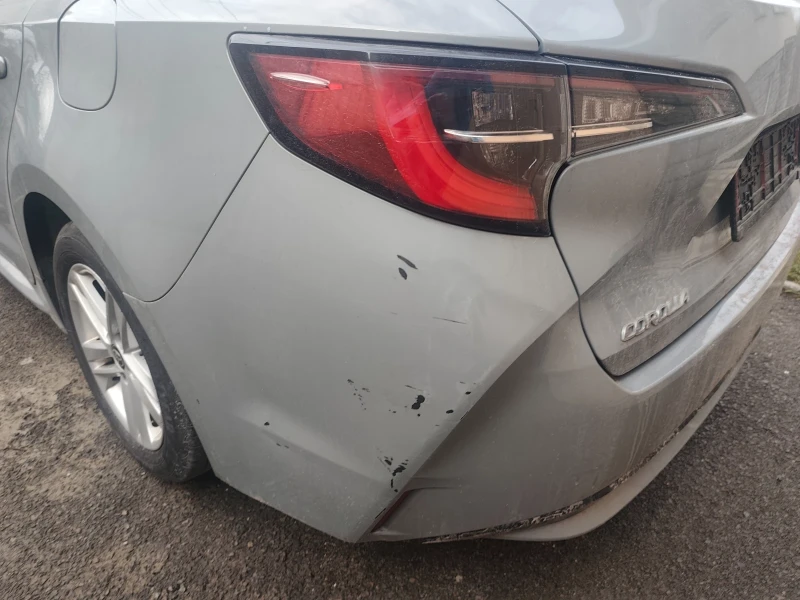 Toyota Corolla 1.8 хибрид Комби 2020г, снимка 10 - Автомобили и джипове - 53122007