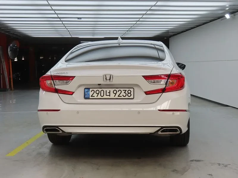 Honda Accord 10Th Generation 1.5 Turbo, снимка 3 - Автомобили и джипове - 56698415