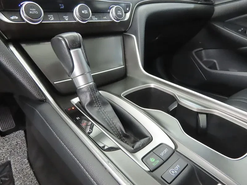 Honda Accord 10Th Generation 1.5 Turbo, снимка 11 - Автомобили и джипове - 56698415