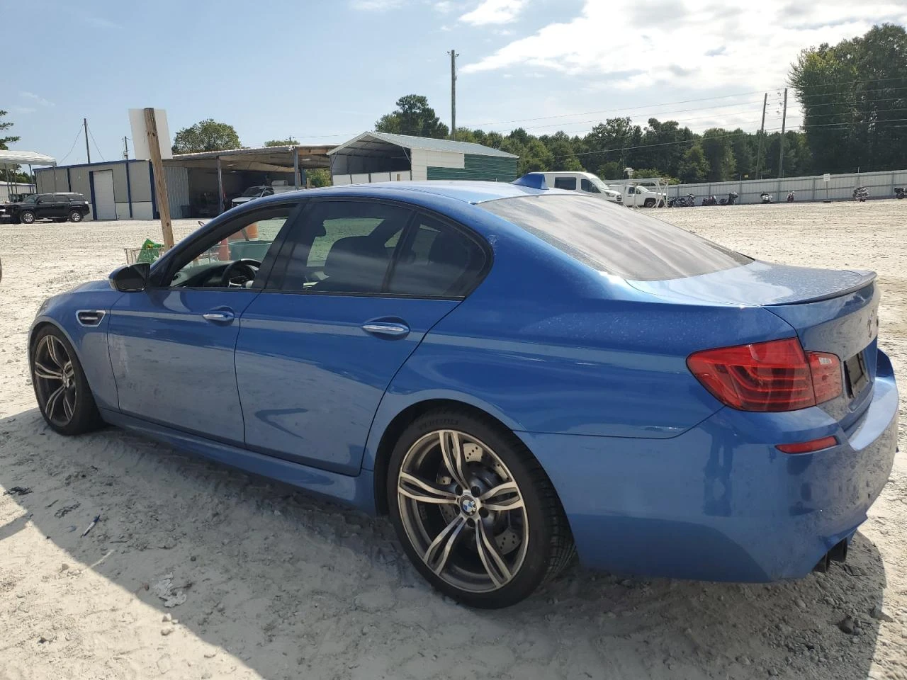 BMW M5 AUTOMATIC * * CARFAX * * АВТО КРЕДИТ * *  - изображение 4