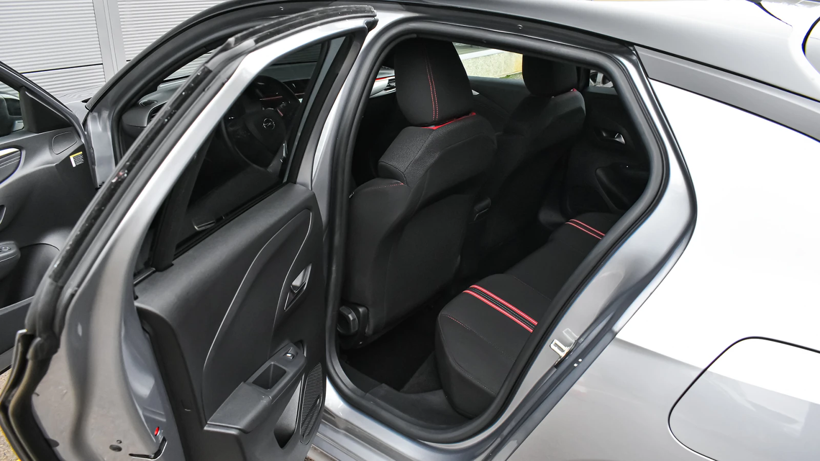 Opel Corsa e-GS Line 50 kWh - изображение 9