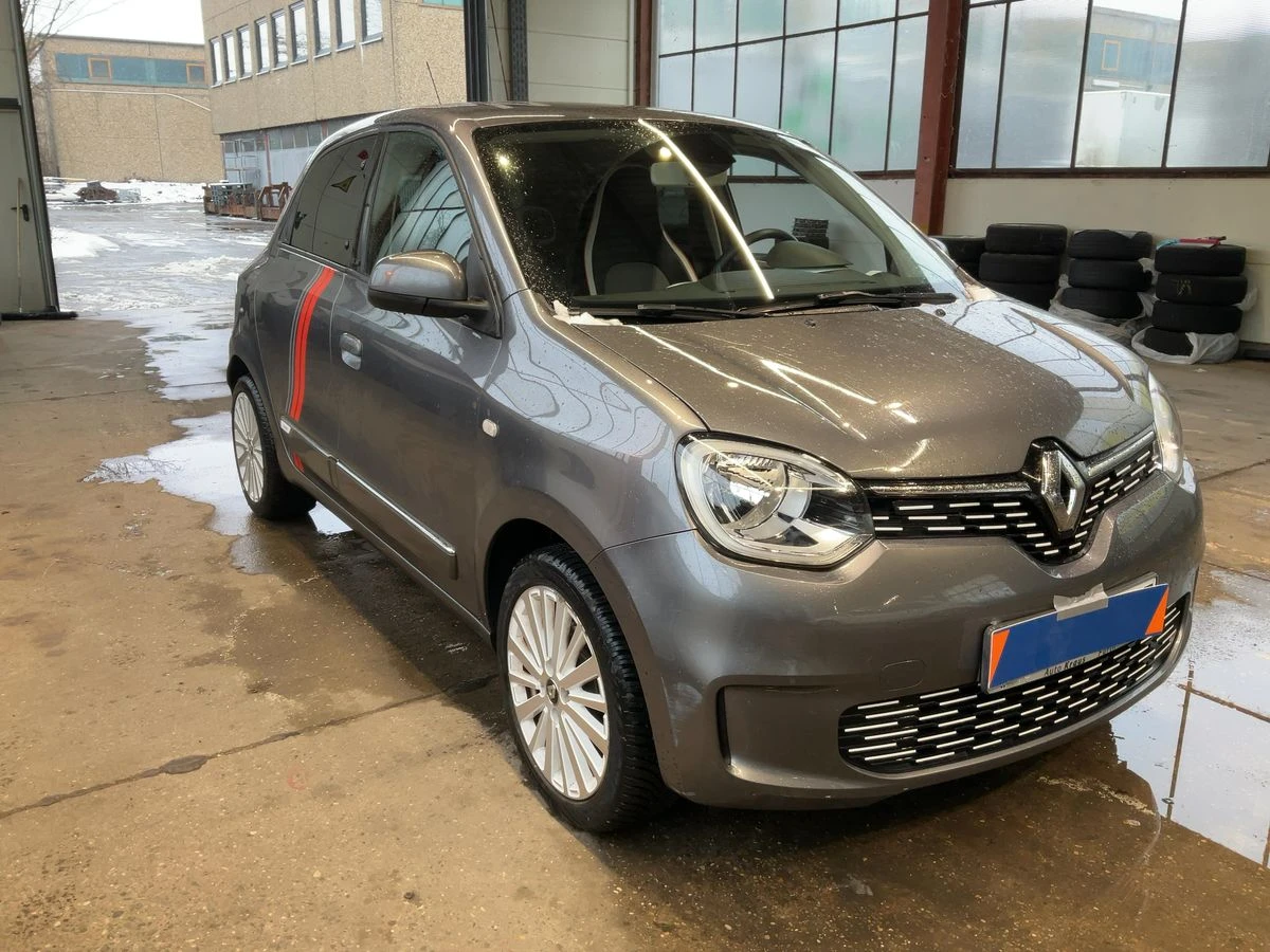 Renault Twingo Vibes, снимка 2 - Автомобили и джипове - 53924493