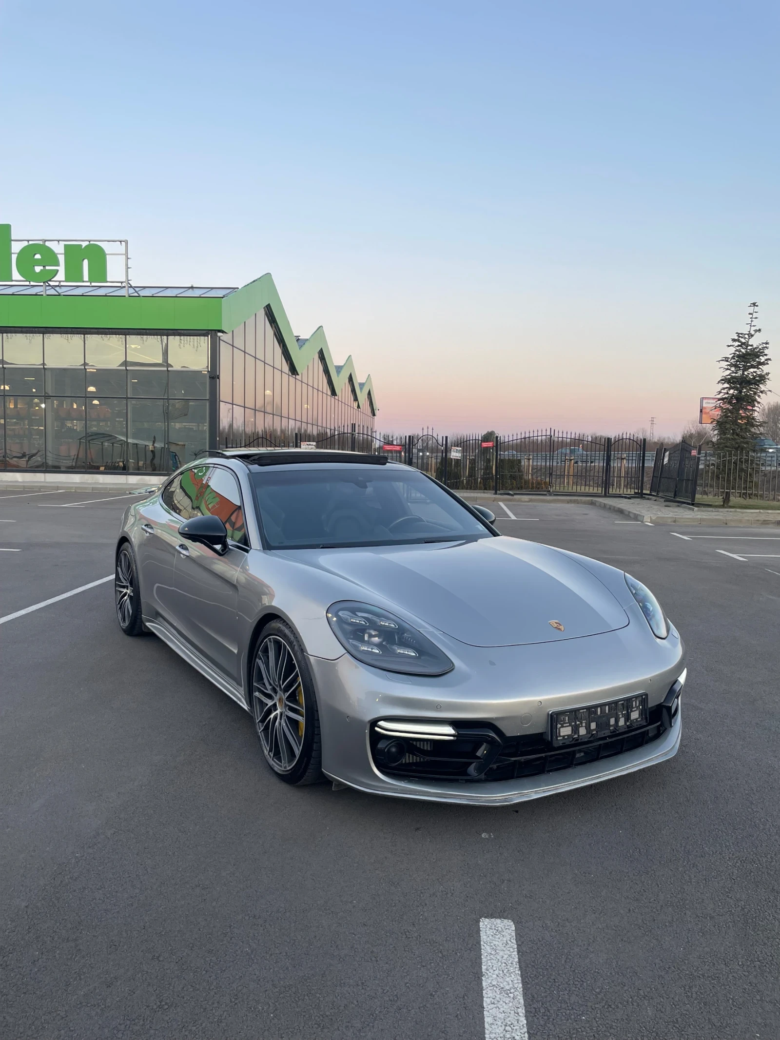 Porsche Panamera Turbo / Ceramic-Carbon Готов Лизинг, снимка 12 - Автомобили и джипове - 54225612