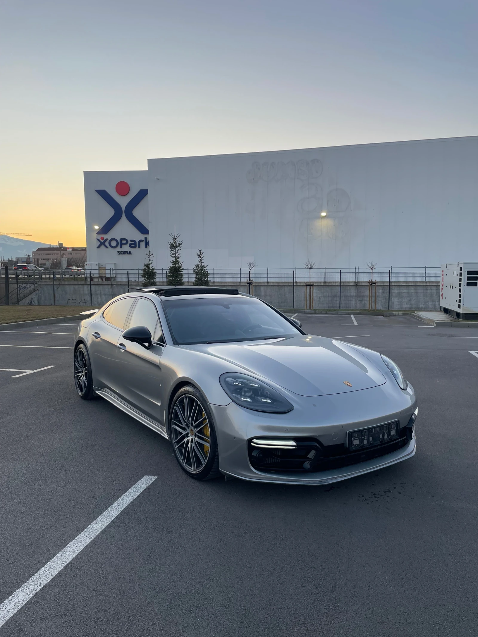 Porsche Panamera Turbo / Ceramic-Carbon Готов Лизинг, снимка 4 - Автомобили и джипове - 54225612