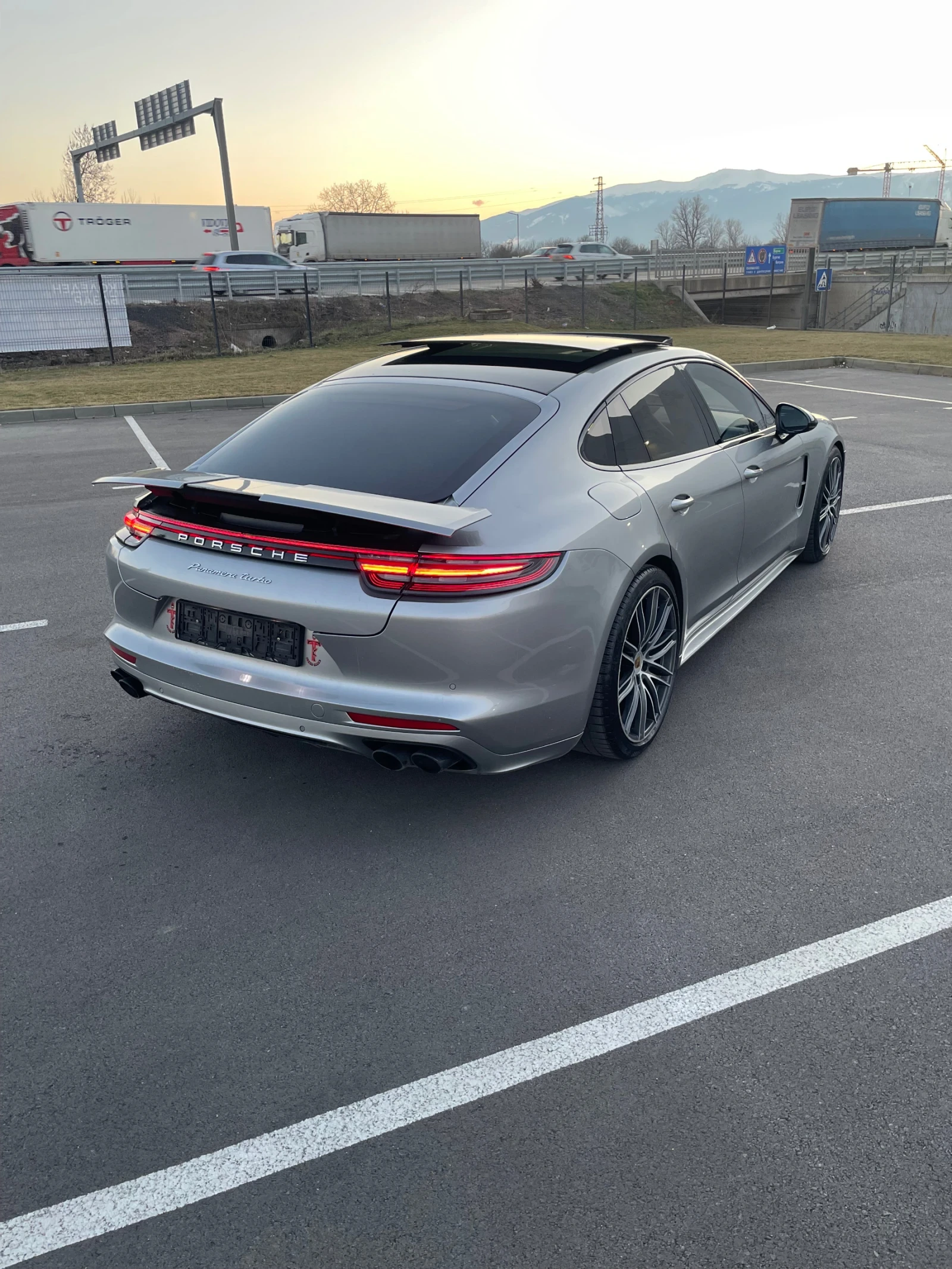 Porsche Panamera Turbo / Ceramic-Carbon Готов Лизинг, снимка 7 - Автомобили и джипове - 54225612