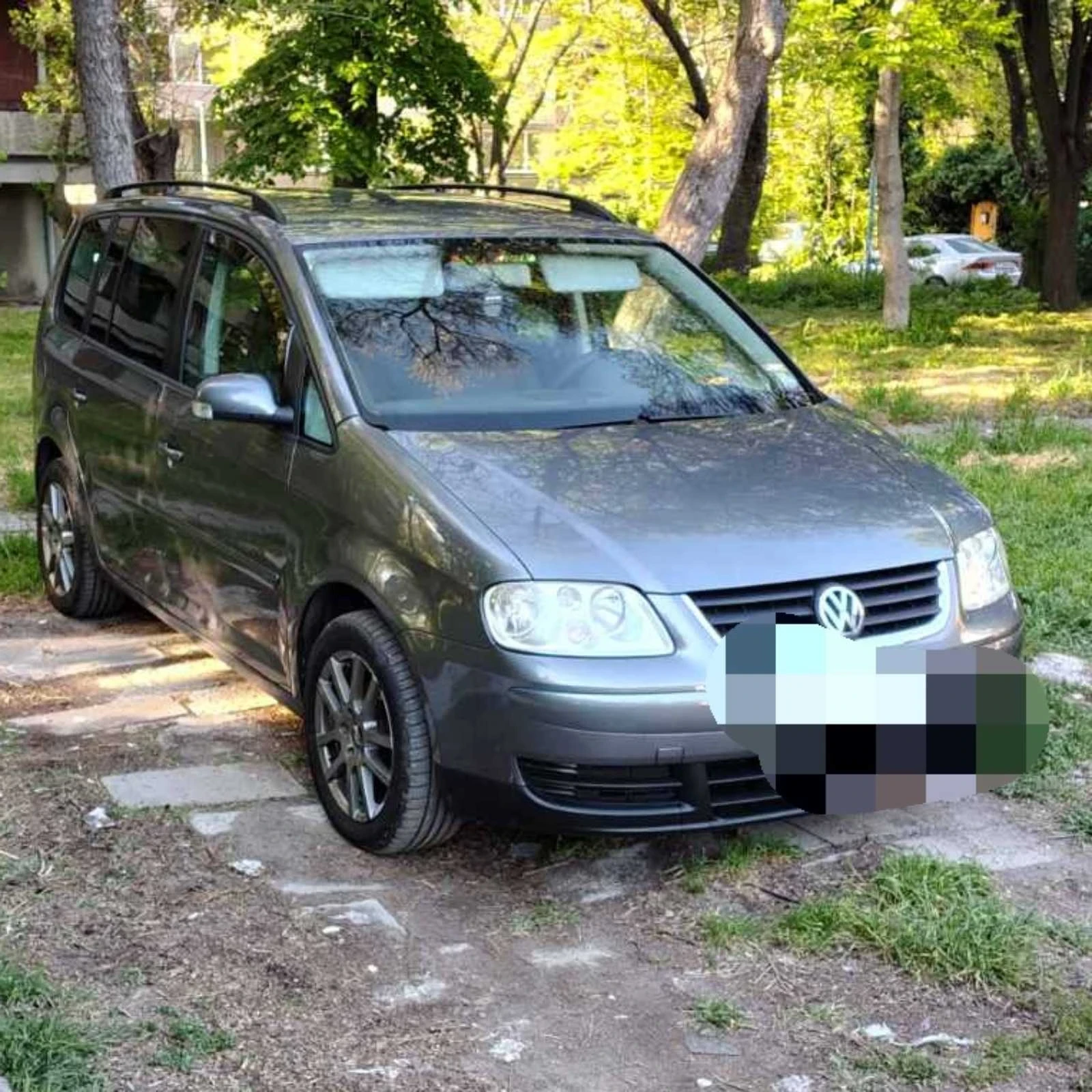 VW Touran, снимка 2 - Автомобили и джипове - 54346622