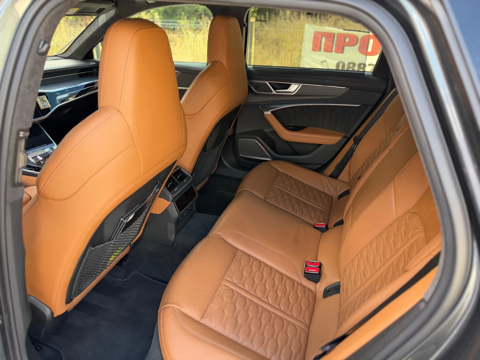 Audi Rs6 EXCLUSIVE LASER CARBON ALCANTARA B&O NAPPA ЛИЗИНГ, снимка 14 - Автомобили и джипове - 55910649