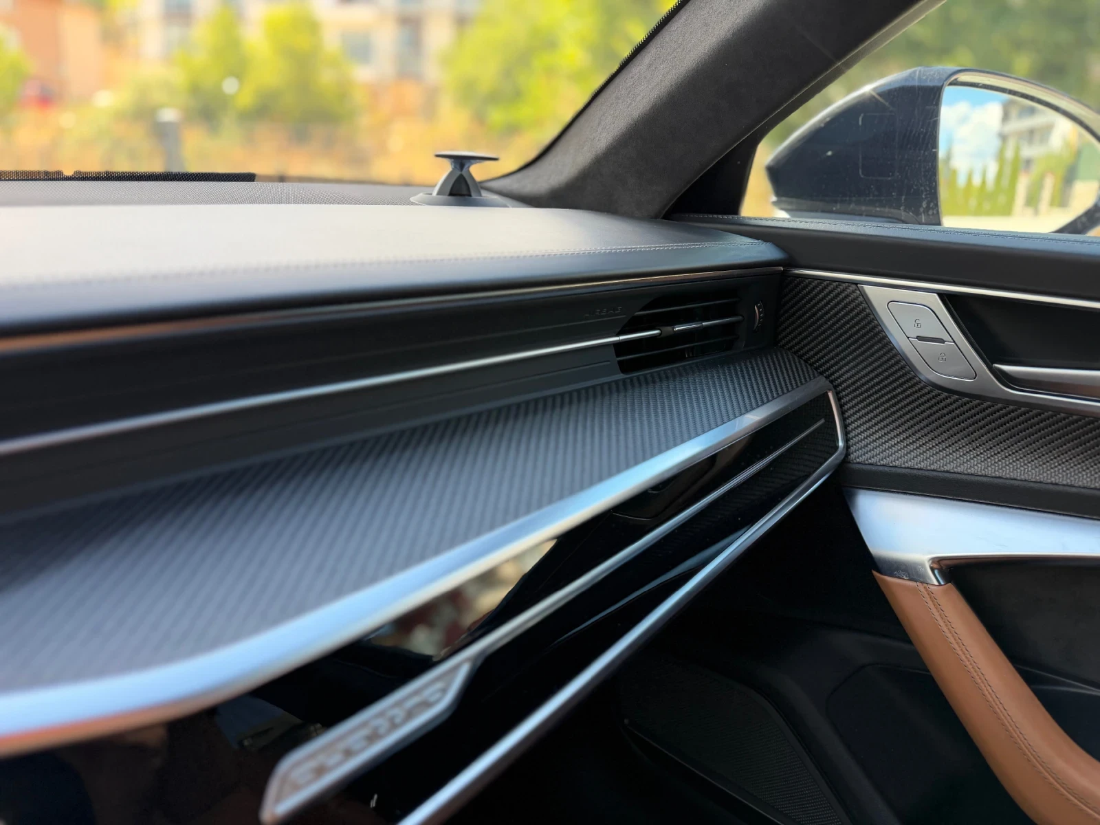 Audi Rs6 EXCLUSIVE LASER CARBON ALCANTARA B&O NAPPA ЛИЗИНГ, снимка 9 - Автомобили и джипове - 55910649