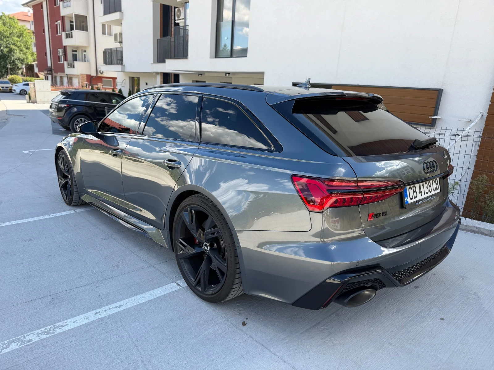 Audi Rs6 EXCLUSIVE LASER CARBON ALCANTARA B&O NAPPA ЛИЗИНГ, снимка 4 - Автомобили и джипове - 55910649