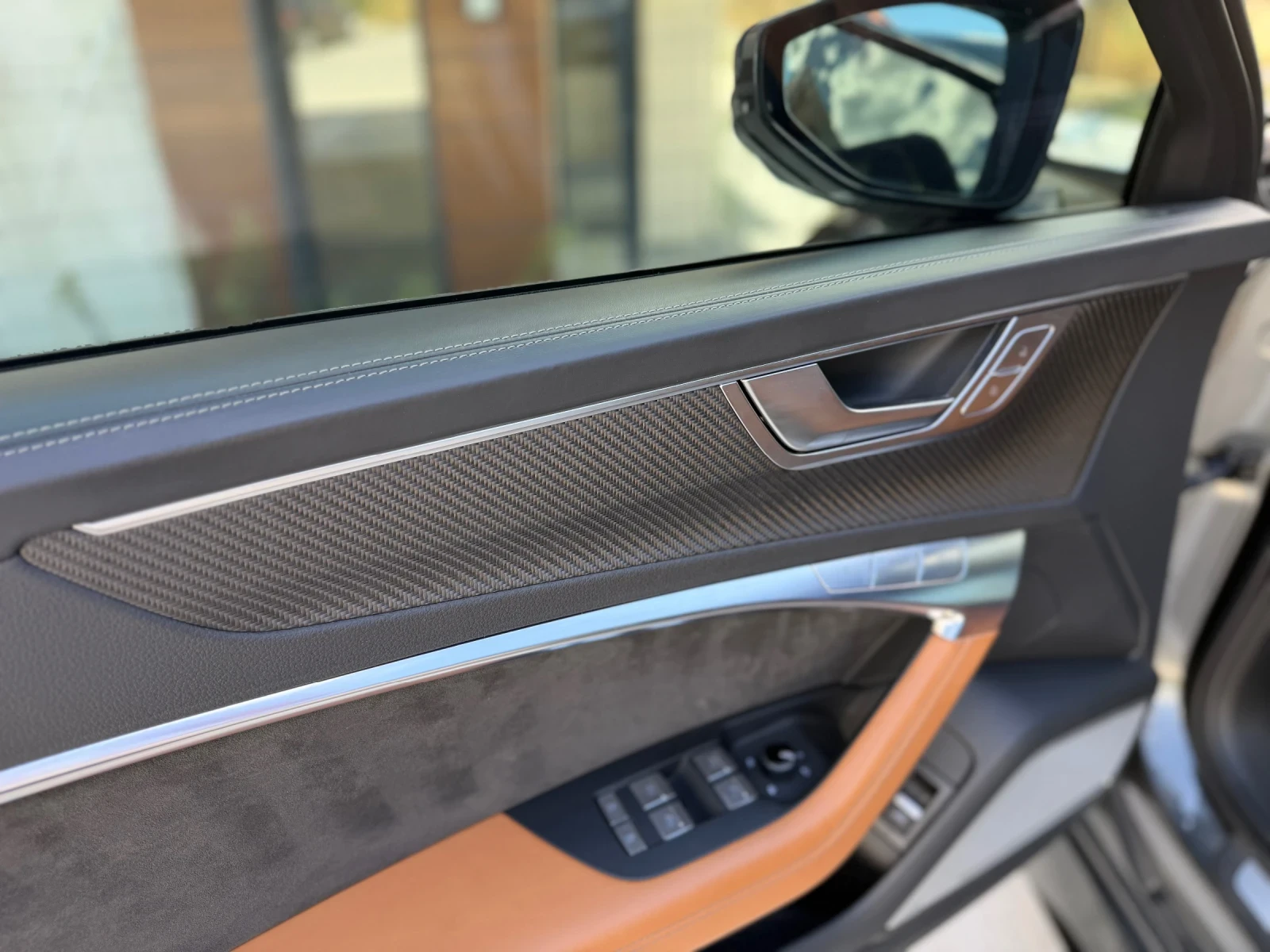 Audi Rs6 EXCLUSIVE LASER CARBON ALCANTARA B&O NAPPA ЛИЗИНГ, снимка 10 - Автомобили и джипове - 55910649