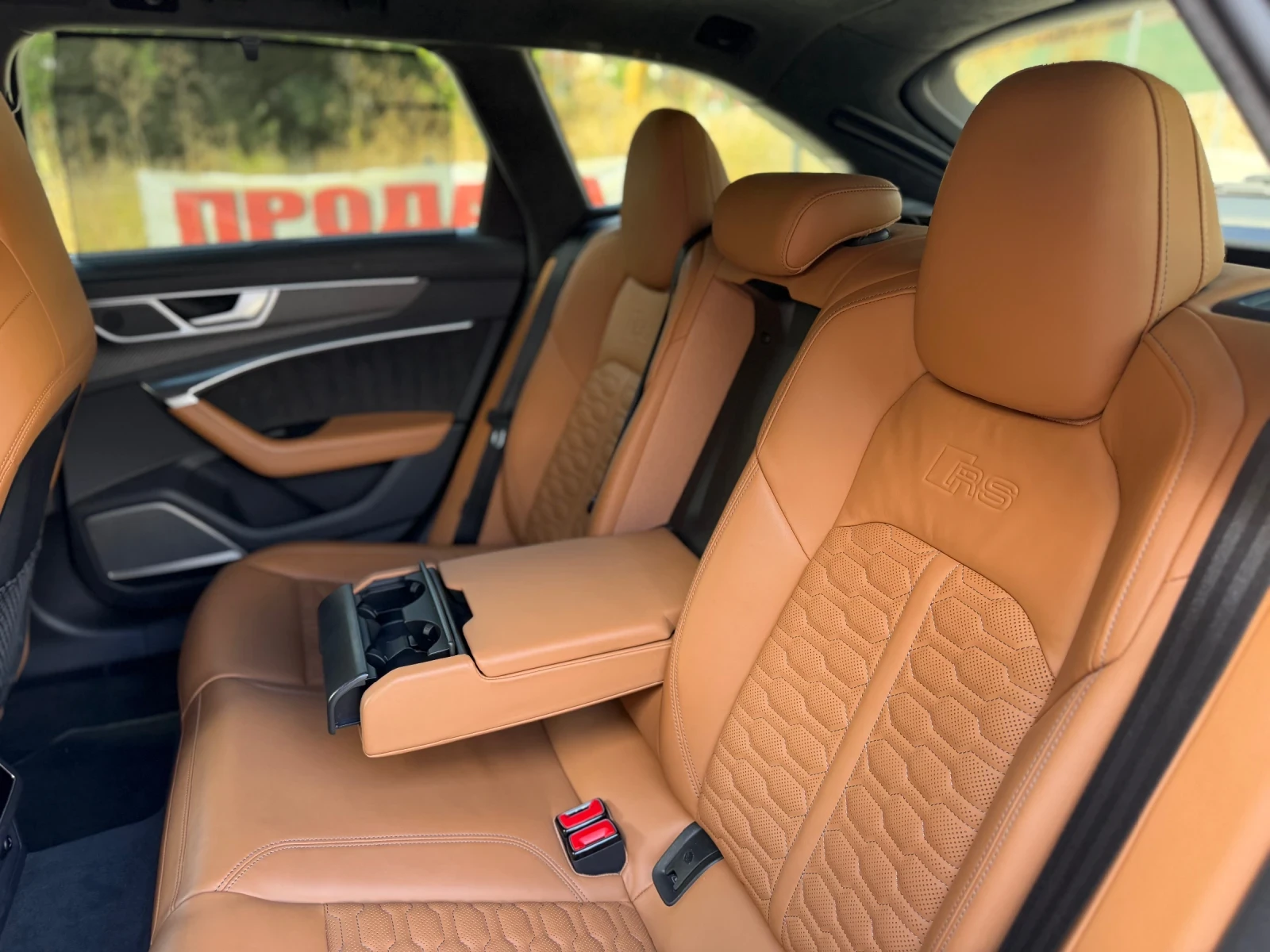 Audi Rs6 EXCLUSIVE LASER CARBON ALCANTARA B&O NAPPA ЛИЗИНГ, снимка 13 - Автомобили и джипове - 55910649