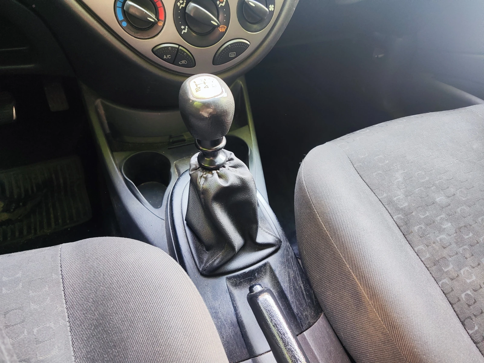 Ford Focus 1.8tdci, снимка 8 - Автомобили и джипове - 54788113