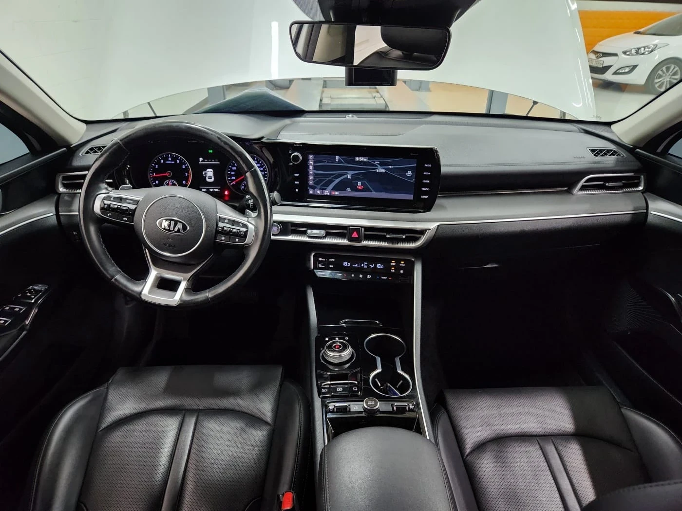 Kia K5 * 2.0 LPG* АВТОКРЕДИТ БЕЗ ПЪРВОНАЧАЛНА ВНОСКА* , снимка 14 - Автомобили и джипове - 55019133