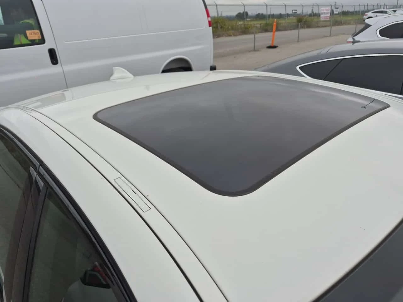 BMW 330 i xDrive/ПОДГРЕВИ/ШИБИДАХ, снимка 12 - Автомобили и джипове - 55197318