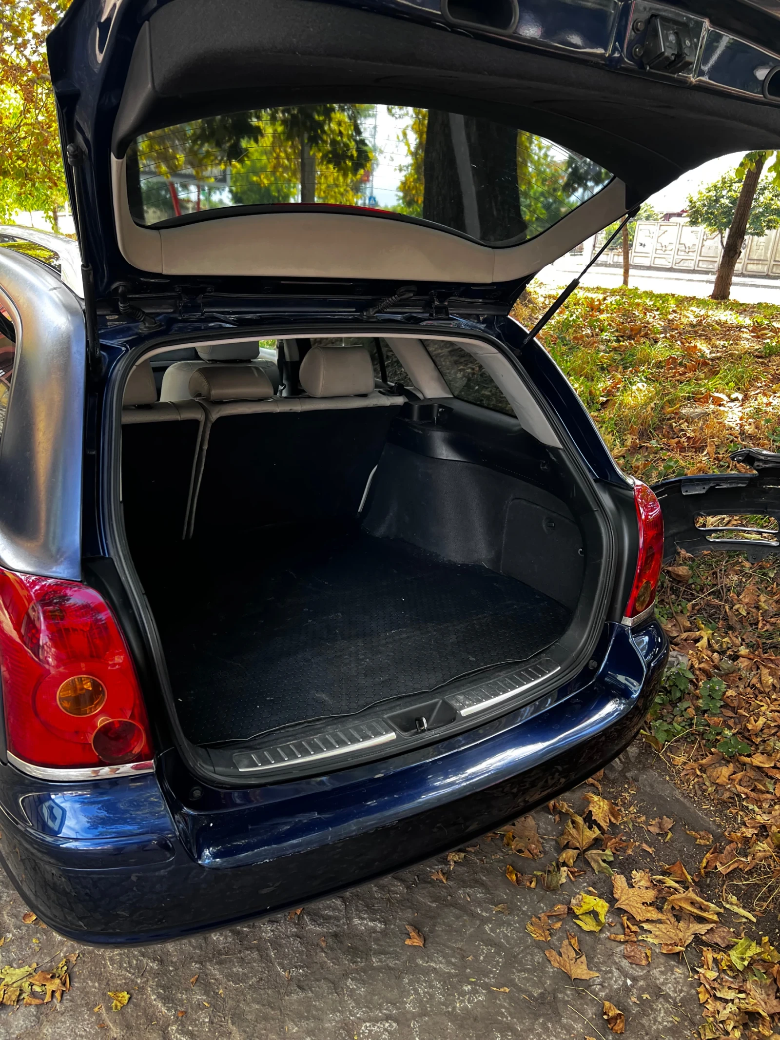 Toyota Avensis, снимка 4 - Автомобили и джипове - 55875291